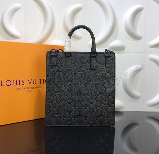 LV包 LV男包 M44476黑色牛皮 Runway bags 2020ss men’s走秀款 經典荔枝紋牛皮 LV手拎斜背包  ydh3246